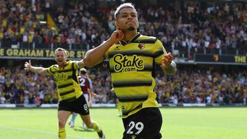 Cucho Hern&aacute;ndez debut&oacute; con gol en Premier League en triunfo de Watford sobre Aston Villa.