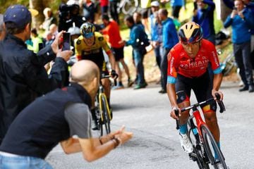 Santaigo Buitrago se exhibe en el Giro de Italia ganando la etapa número 17. Es el primer triunfo colombiano en esta edición 2022.
