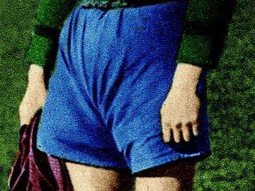 Vistió la camiseta del Real Madrid durante dos temporadas desde 1934 hasta 1936. Jugó en el Celta entre 1939 y 1941.