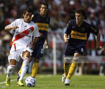 Alexis Sánchez se dio el gusto de disputar uno de los clásicos más importantes del planeta entre River y Boca. Incluso en un amistoso dejó para el recuerdo una jugada 'maradoniana' que casi termina en gol.
