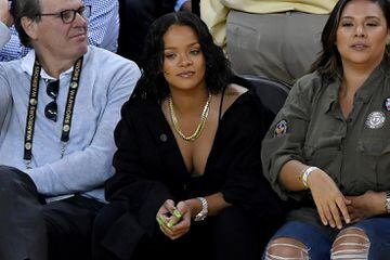 Rihanna seguidora de Los Angeles Lakers. 