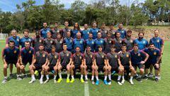 Todos los integrantes del equipo que forma la Sub-17, jugadores y cuerpo t&eacute;cnico, se hicieron la foto oficial tras el entrenamiento celebrado ayer en tierras brasile&ntilde;as.