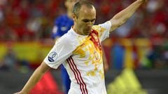 Andres Iniesta of Spain in action during the UEFA EURO 2016 group D preliminary round match between Croatia and Spain at Stade de Bordeaux in Bordeaux, France, 21 June 2016.