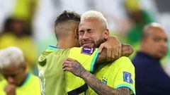Pelé and Dani Alves have paid tribute to Neymar, who scored in Brazil’s quarter-final penalty shoot-out defeat to Croatia.