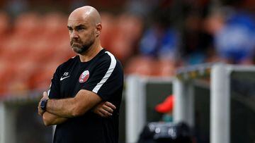 Qatar&#039;s head coach Felix Sanchez looks on during the Concacaf Gold Cup Prelims football match between Qatar and Panama at BBVA Stadium in Houston, Texas on July 13, 2021. - The match ended in a 3-3 draw. (Photo by AARON M. SPRECHER / AFP)