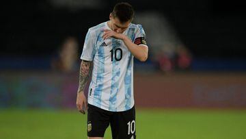 Messi points to pitch as Argentina begin Copa America with draw