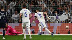 Karim Benzema corre a celebrar el tercer gol del Madrid ante el Manchester City. Es su &uacute;ltimo gol hasta el momento.