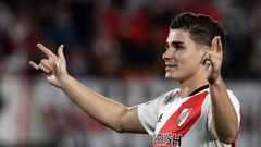 River Plate's forward Julian Alvarez celebrates after scoring the team's second goal against Platense during their Argentine Professional Football League match at Monumental stadium in Buenos Aires, on May 8, 2022. (Photo by ALEJANDRO PAGNI / AFP)