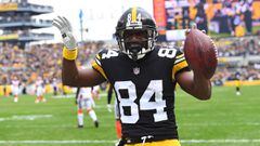 PITTSBURGH, PA - OCTOBER 28: Antonio Brown #84 of the Pittsburgh Steelers reacts after a 43 yard touchdown reception during the second quarter in the game against the Cleveland Browns at Heinz Field on October 28, 2018 in Pittsburgh, Pennsylvania.   Joe S