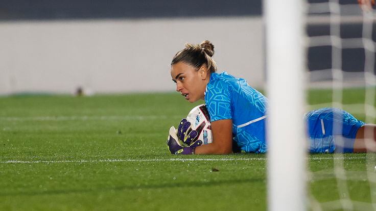 Real Madrid goalkeeper Misa Rodríguez will attempt to keep clean sheet as she faces Barcelona once again  