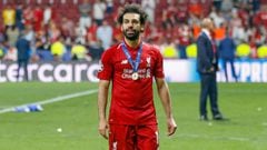 Salah celebra la Champions League en el c&eacute;sped del Wanda Metropolitano. 