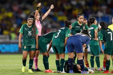 La Selección Colombia Femenina goleó 3-0 a Bolivia por la segunda fecha de la fase de grupos de la Copa América. Leicy Santos, Ericka Morales en contra y Daniela Arias marcaron para la Tricolor.