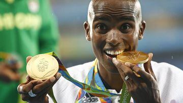 . Rio De Janeiro (Brazil), 20/08/2016.- Mo Farah of Britain poses with his gold medals on the podium after winning the men&#039;s 5000m final of the Rio 2016 Olympic Games Athletics, Track and Field events at the Olympic Stadium in Rio de Janeiro, Brazil,
