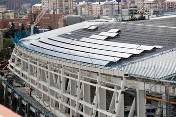 Las obras del nuevo estadio del Real Madrid siguen sin descanso durante el verano. El presidente del club, Florentino Pérez, afirmó: ""Está previsto para el final de la próxima temporada".