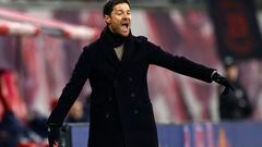 Leipzig (Germany), 20/01/2024.- Leverkusen's head coach Xabi Alonso reacts during the German Bundesliga soccer match between RB Leipzig and Bayer 04 Leverkusen in Leipzig, Germany, 20 January 2024. (Alemania) EFE/EPA/FILIP SINGER CONDITIONS - ATTENTION: The DFL regulations prohibit any use of photographs as image sequences and/or quasi-video.
