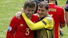 Iker Casillas con Gerard Piqu&eacute; con la selecci&oacute;n espa&ntilde;ola