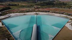 Vista a&eacute;rea recreada de la piscina de olas para el surf Wavegarden La Nuc&iacute;a (Alicante, Espa&ntilde;a). 