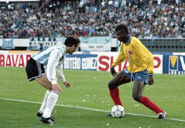 Con goles de Fredy Rincón (x2), Asprilla (x2) y Adolfo 'El Tren' Valencia, Colombia goleó a Argentina en Buenos Aires.