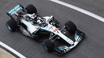 NORTHAMPTON, ENGLAND - FEBRUARY 22:  Lewis Hamilton of Great Britain and Mercedes GP driving the Mercedes W09 on track during the launch of the Mercedes Formula One team&#039;s 2018 car, the W09, at Silverstone Circuit on February 22, 2018 in Northampton,