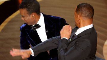 Will Smith apologizes to Chris Rock after hitting him
