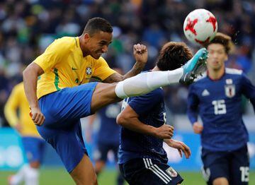 Soccer Football - International Friendly - Brazil vs Japan - Stade Pierre-Mauroy, Lille, France - November 10, 2017 Brazil’s Danilo in action with Japan’s Genki Haraguchi