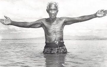 Duke was the first person to be inducted into both the Swimming Hall of Fame and the Surfing Hall of Fame. The Duke Kahanamoku Invitational Surfing Championships are named in his honour.