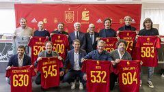 La RFEF entrega los dorsales leyenda a los internacionales de Castilla y León 