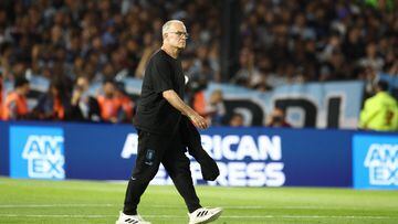 World Cup qualifying phase, South America: Uruguay vs. Chile LIVE. Marcelo  Bielsa in the Conmebo in 2023