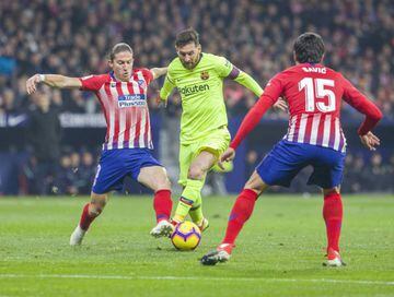 Messi in action against Atlético at the weekend