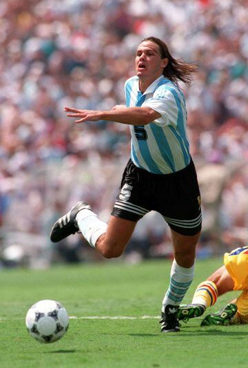 Redondo decidió declinar la oportunidad de jugar el Mundial de 1990 debido a que prefirió seguir con sus estudios, sin embargo, años después volvió a vestir la playera albiceleste