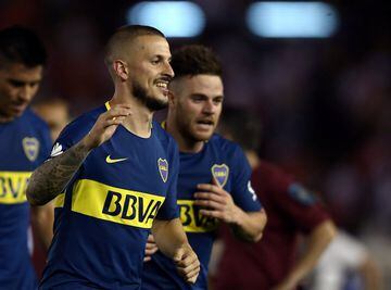 Soccer Football - River Plate v Boca Juniors - Argentine First Division - Antonio V. Liberti stadium, Buenos Aires, Argentina - November 5, 2017 - Boca Juniors' Dario Benedetto and Nahitan Nandez leave the field at the end of the match.