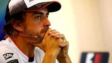 Fernando Alonso habla de su pasado en Ferrari y de su presente en McLaren.