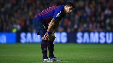 Suárez out for two weeks as Barça suffer treble injury blow