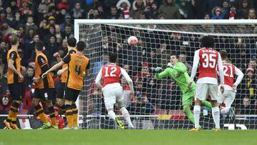 Arsenal held by Hull ahead of Barcelona clash