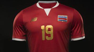 Costa Rica: La sorpresa del Mundial de Brasil utilizará una camiseta roja con vivos blancos y números dorados. 