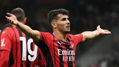 Brahim Diaz jugador del Milan celebra un gol contra el Venecia en Serie A.
