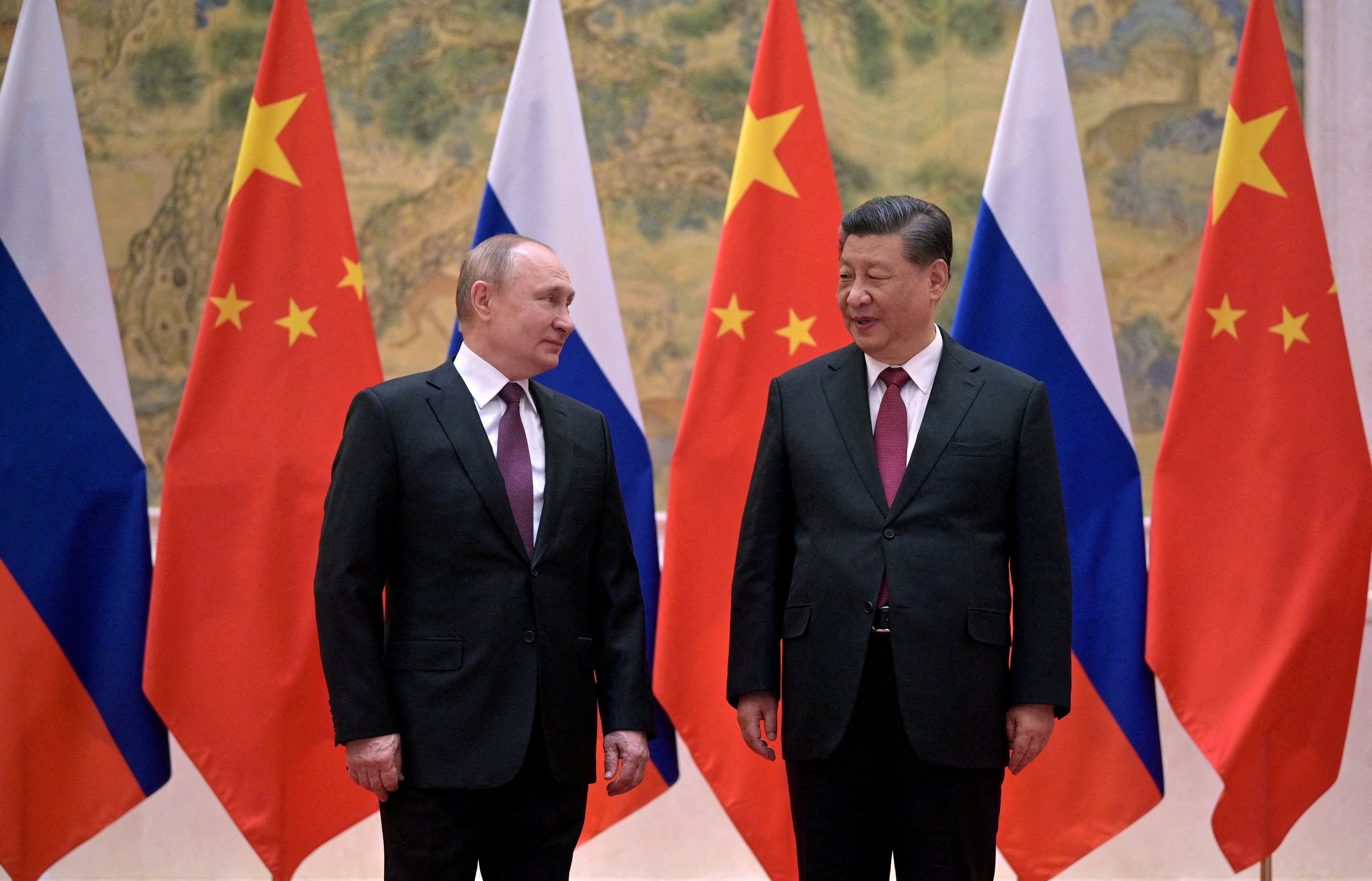 FILE PHOTO: Russian President Vladimir Putin attends a meeting with Chinese President Xi Jinping in Beijing, China February 4, 2022. Sputnik/Aleksey Druzhinin/Kremlin via REUTERS ATTENTION EDITORS - THIS IMAGE WAS PROVIDED BY A THIRD PARTY./File Photo