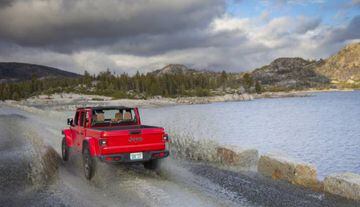 Jeep Gladiator 2021, a prueba: el rey de las pickups cuando de off-road se trata