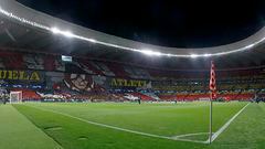Tifo en el estadio del Atlético contra el Manchester United.