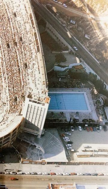Durante algún tiempo donde ahora se encuentra el centro comercial 'La Esquina del Bernabéu' había una piscina. 