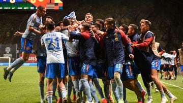 Spain's players celebrate after winning 0-1 the UEFA Nations League, league A, group 2 football match between Portugal and Spain, at the Municipal Stadium in Braga on September 27, 2022. (Photo by MIGUEL RIOPA / AFP)