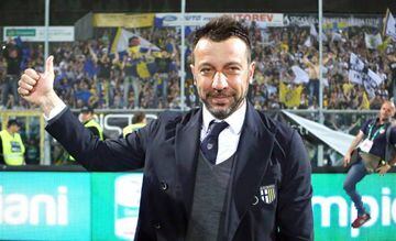 Parma's coach Roberto D'Aversa celebrates the promotion at the Serie A at the end of the Italian Serie B soccer match Spezia vs Parma in La Spezia, Italy, 18 May 2018.
