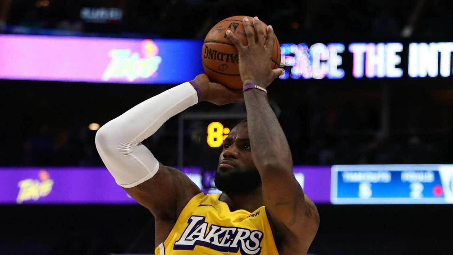 LeBron James passes Wilt Chamberlain for third all-time in field