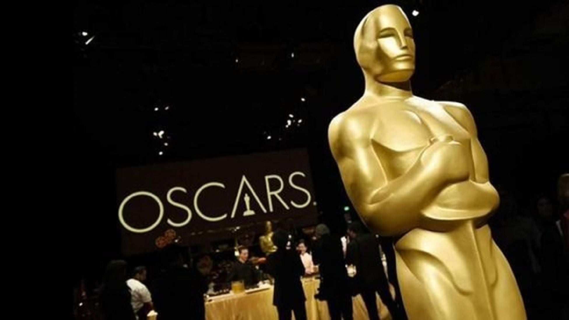 Who votes and how do they vote for the winning movies in the Oscar Awards?  - AS USA