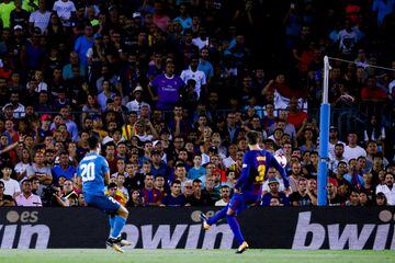 Agosto de 2017. El Real Madrid gana la Supercopa de España al Barcelona. En la imágen, Marco Asensio marcando el 1-3. Partido de ida estadio Camp Nou.