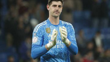 MADRID, SPAIN - MARCH 02: Goal keeper Thibaut Courtois of Real Madrid gestures at the end of the Copa del Rey semi final football match between Real Madrid and Barcelona at Santiago Bernabeu Stadium in Madrid, Spain on March 02, 2023. (Photo by Burak Akbulut/Anadolu Agency via Getty Images)
