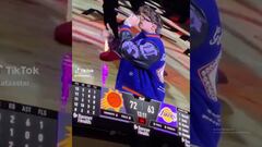 ‘Gabito’ Ballesteros fue el show de medio tiempo del Suns vs Lakers
