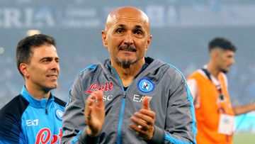 Napoli's Italian coach Luciano Spalletti celebrates the Scudetto title at the end of the Italian Serie A football match between SSC Napoli and Fiorentina on May 7, 2023 at the Diego-Maradona stadium in Naples. - Napoli makes their first appearance in front of their home fans on May 7 since becoming Italian champions for the first time since 1990 when they host Fiorentina. (Photo by Carlo Hermann / AFP)