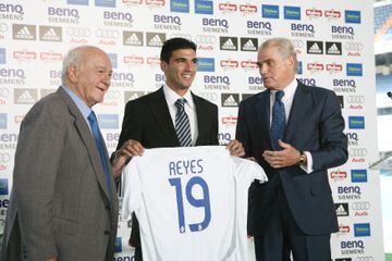 Al año siguiente, en 2006, el Real Madrid volvió a ser protagonista del mercado. Hizo un trueque en el último momento dejando marchar a Julio Baptista al Arsenal y trayendo a José Antonio Reyes por 17 millones de euros.