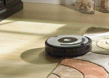 Ahorra tiempo y dinero con el Robot Aspirador Roomba 612.